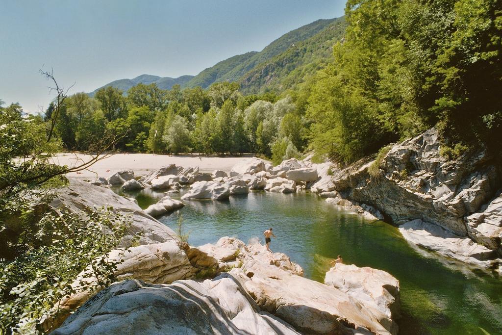 Ostello Baracca Backpacker Aurigeno Esterno foto
